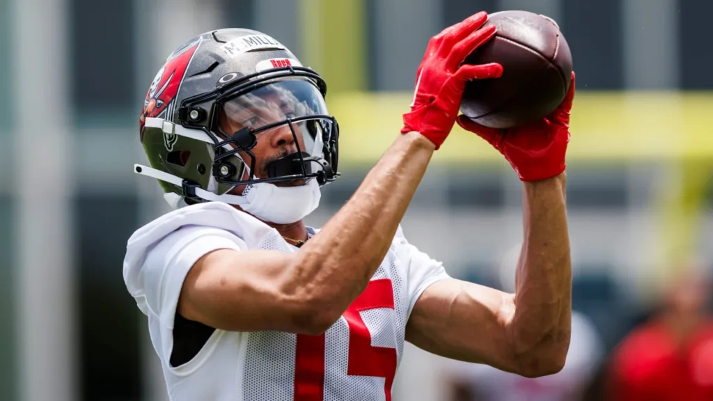 WR jalen McMillen catches pass in camp