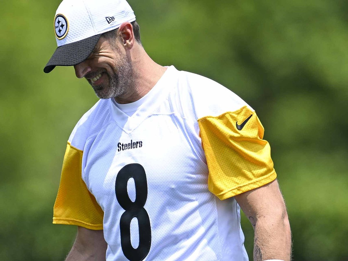 Aaron Rodgers at Steelers minicamp in 2025