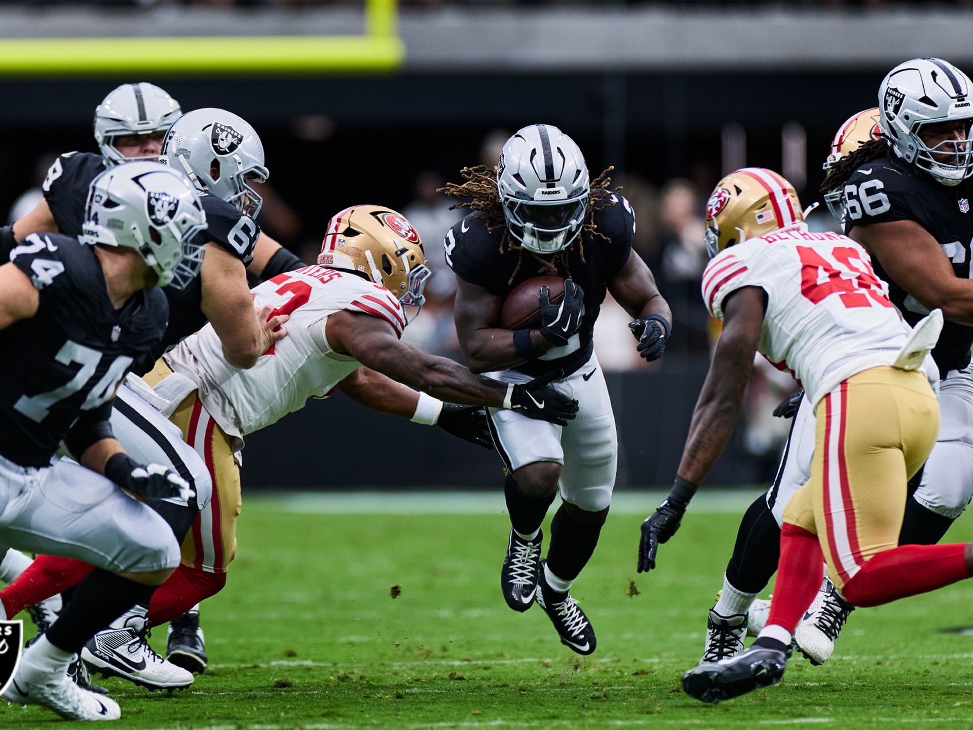 Ashton Jeanty rushing for the Raiders during the 2025 preseason vs the 49ers