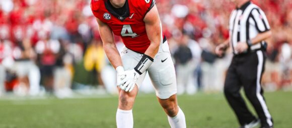 Oscar Delp Georgia tight end in action