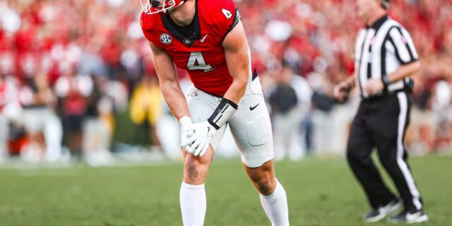 Oscar Delp Georgia tight end in action