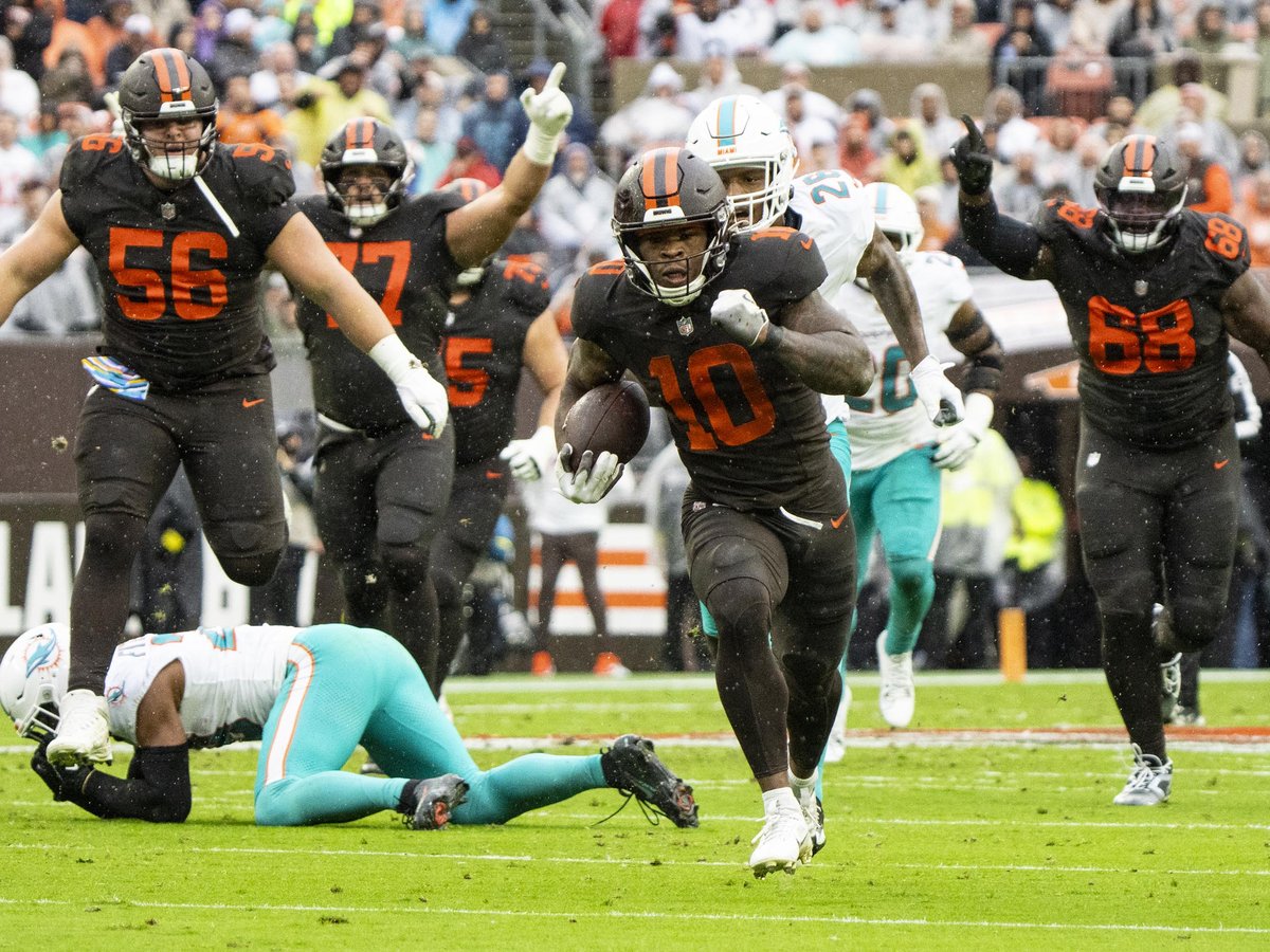 Quinshon Judkins running for the Cleveland Browns