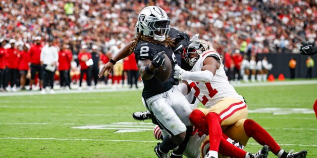 Las Vegas Raiders running back Ashton Jeanty carries the ball during the Aug. 16, 2025 preseason game against the San Francisco 49ers at Allegiant Stadium